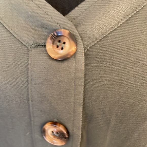 NWT! entro green tiered tie sleeve top. size M - Picture 3 of 7